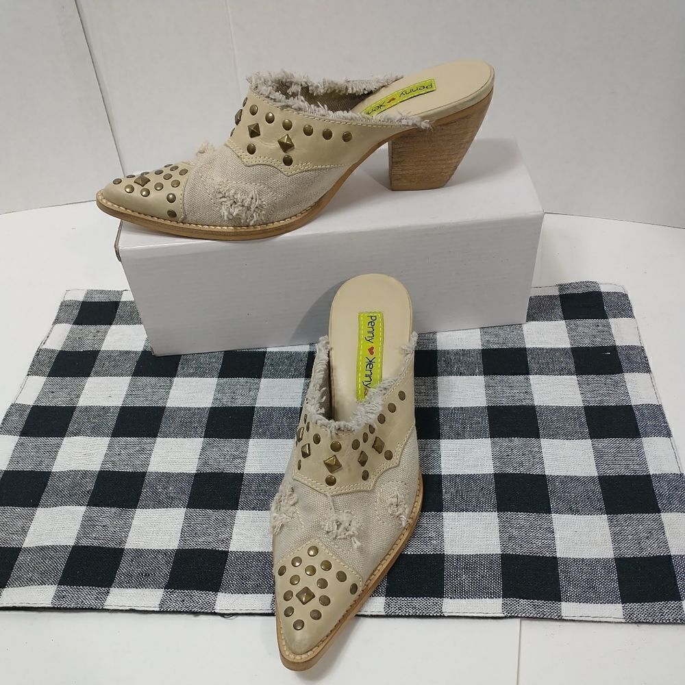 Penny Loves Kenny Womens Pony Express White Mules  Size 6M